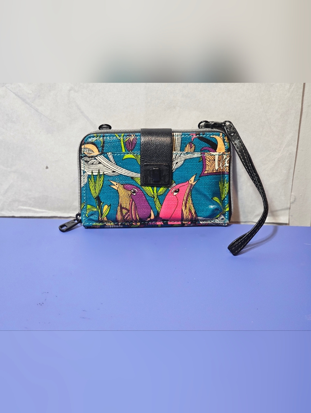 Sakroots Smartphone Wristlet/Crossbody Bag- EUC